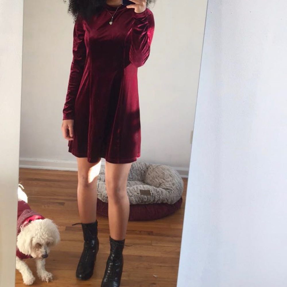 FOREVER 21 | RED VELVET LONG SLEEVE DRESS